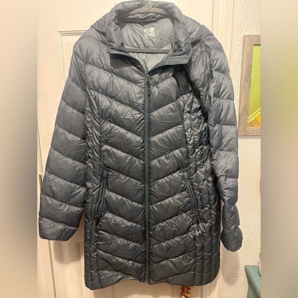 32 Degrees ultra light down packable 3/4 jacket
